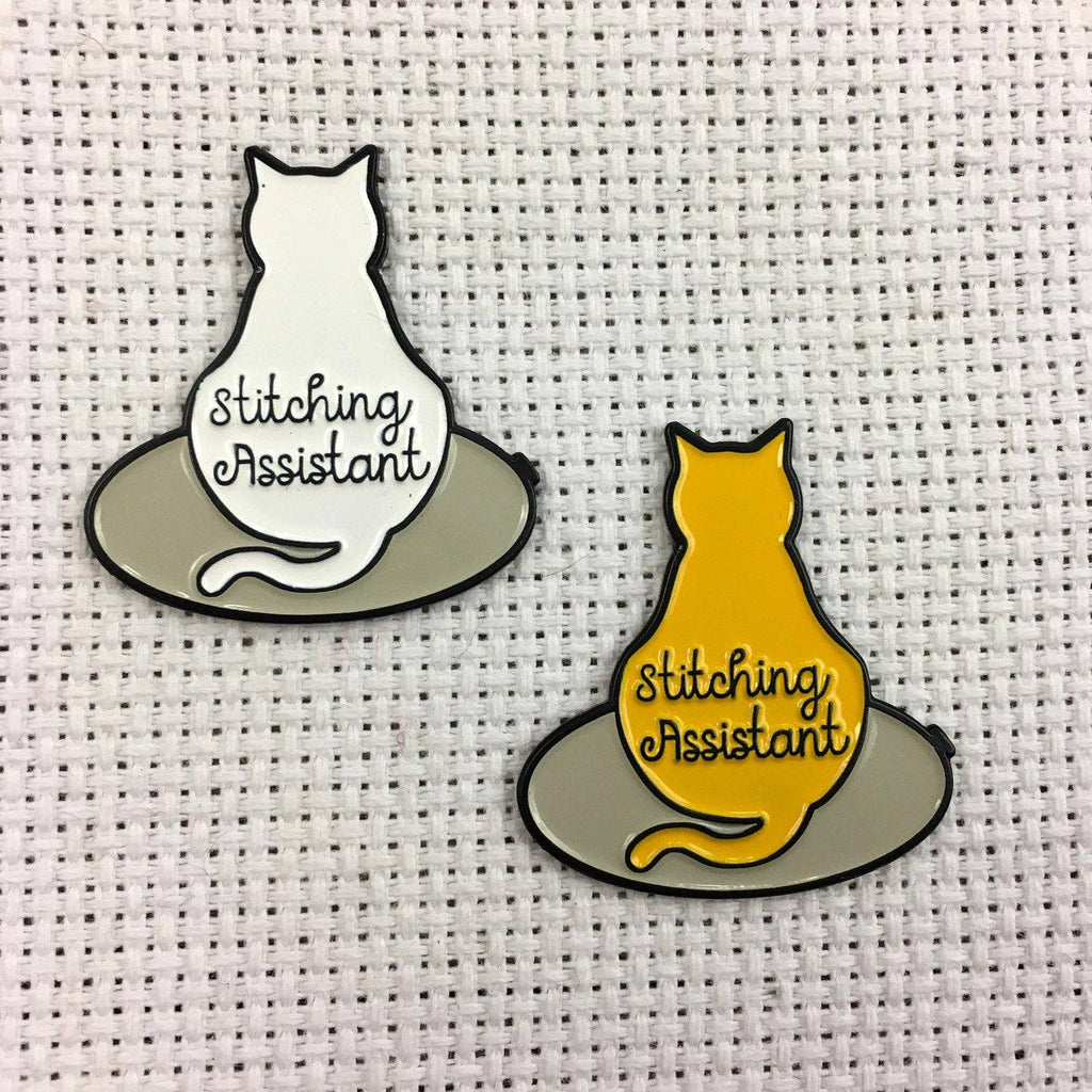 Stitching Assistant Cat Needle Minders: White