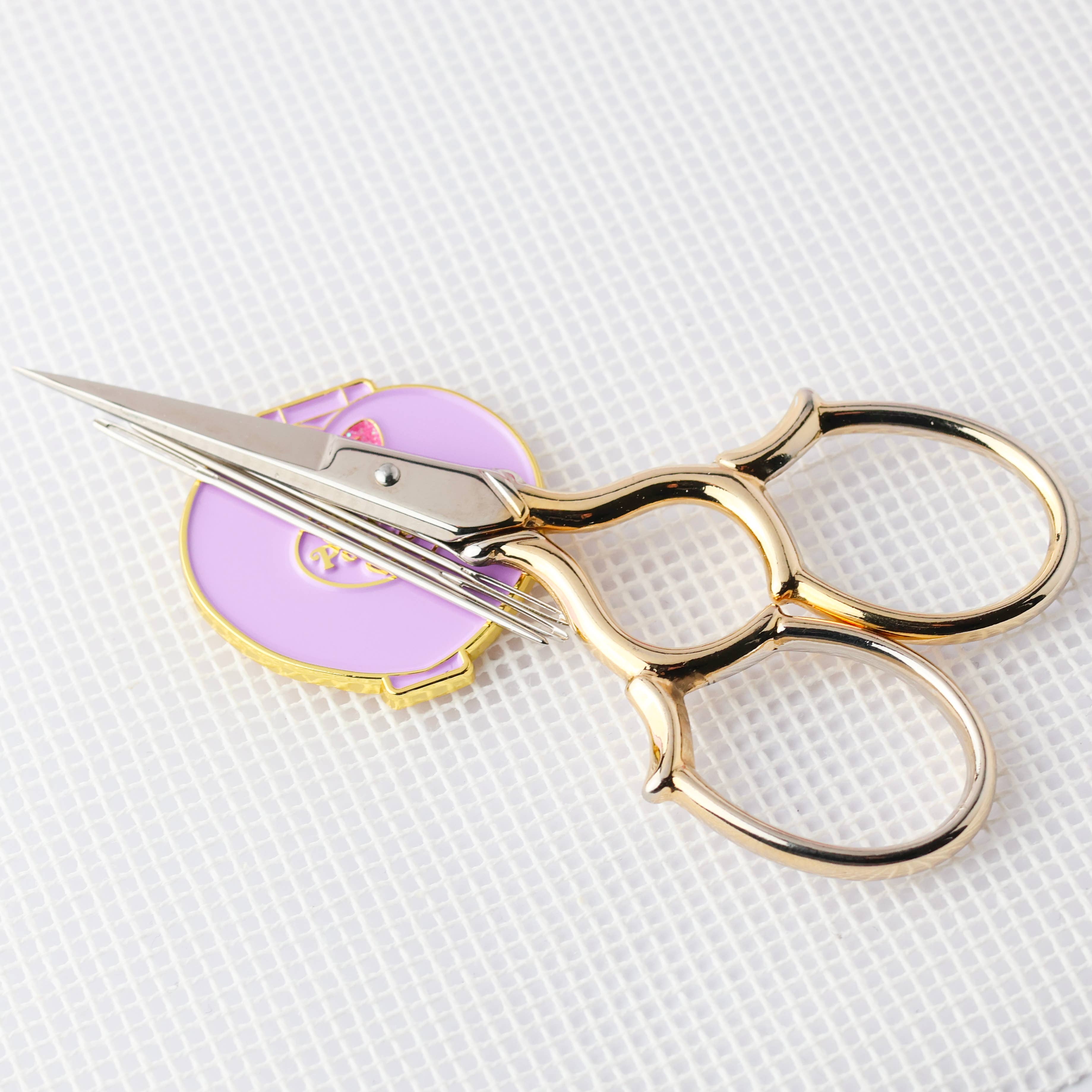 Purple Polly Pocket Doll Compact Needle Minder