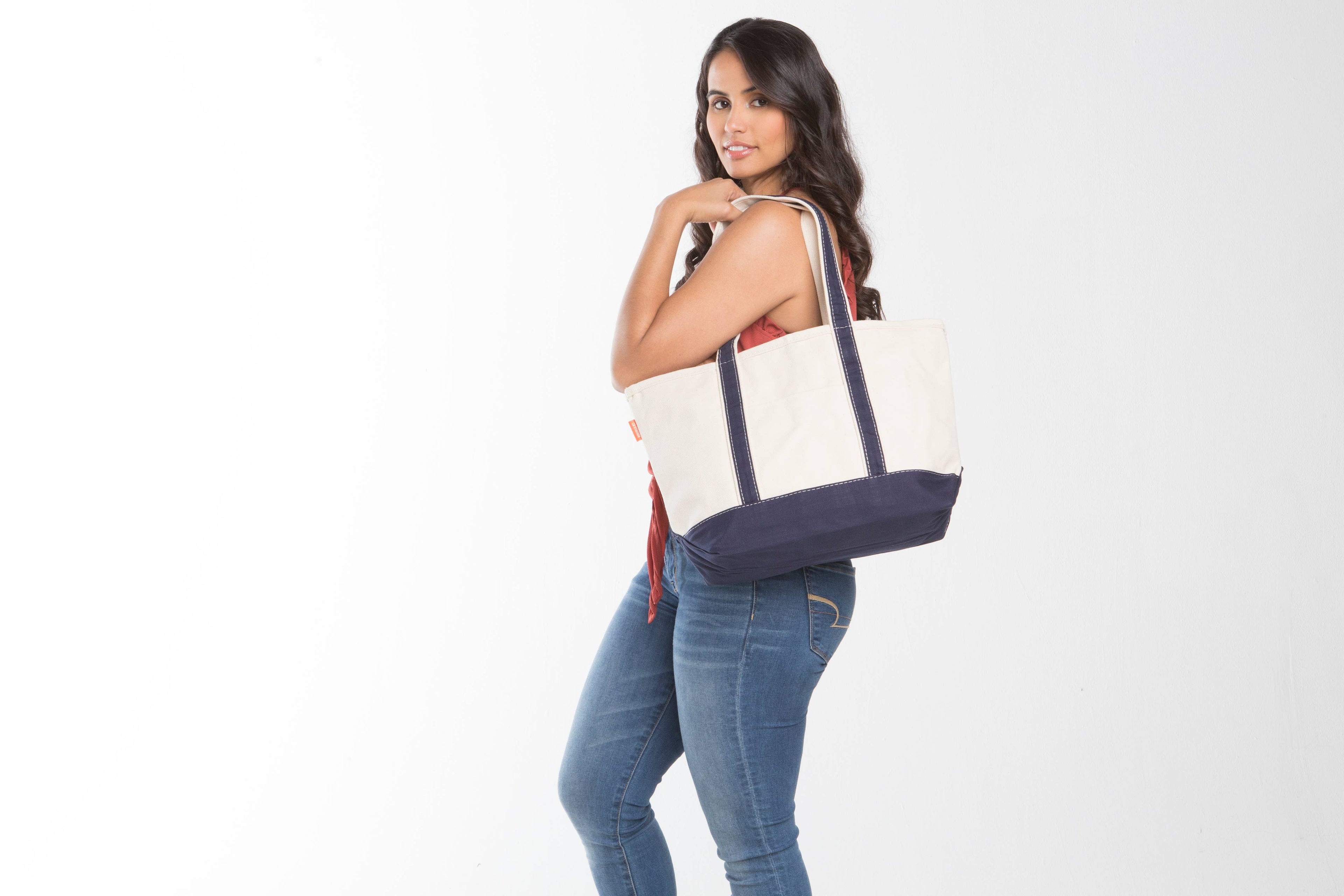 Pockets Medium Classic Tote: Gray