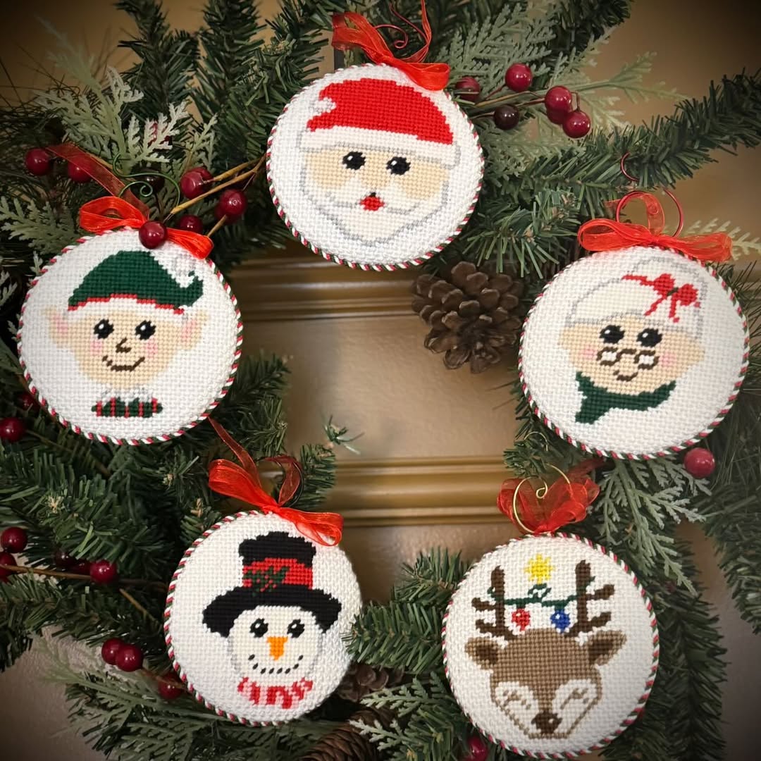 North Pole Pals - Elf Canvas